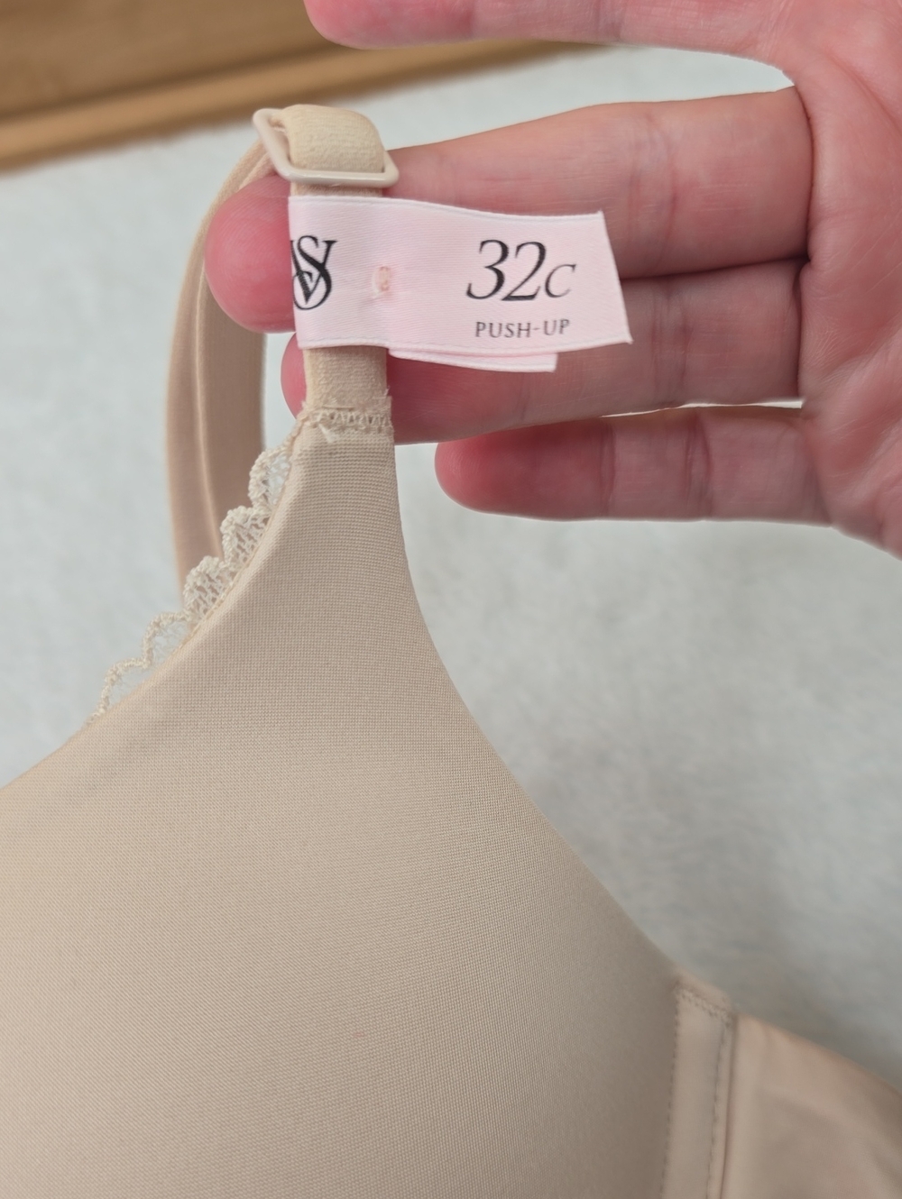 VS Body By Victoria Perfect Shape Push-Up Smooth Bra Sz 32C NWT - Picture 5 of 7